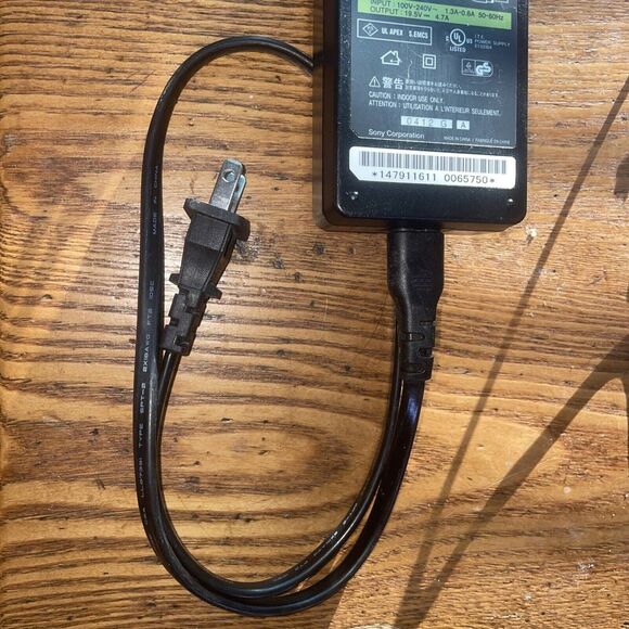 Genuine Sony VGP-AC19V11 92W 19.5V 4.7A Laptop AC Adapter Power Charger - Picture 2 of 4